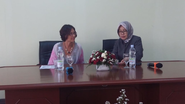 Prodi Ilmu Perpustakaan Undip Undang Profesor dari Australia